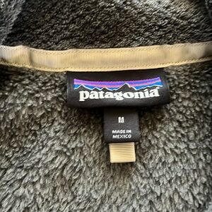 Patagonia women’s Re-tool Snap fleece size medium